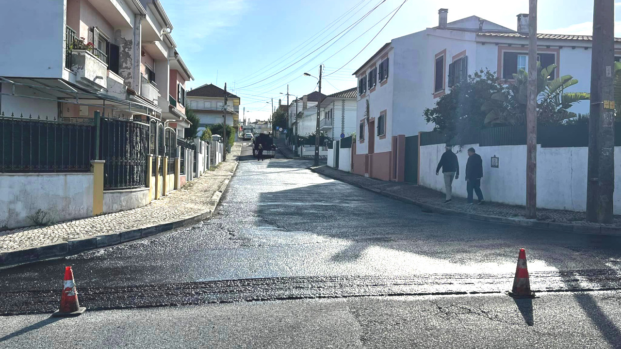 Início da pavimentação da rua de Gand