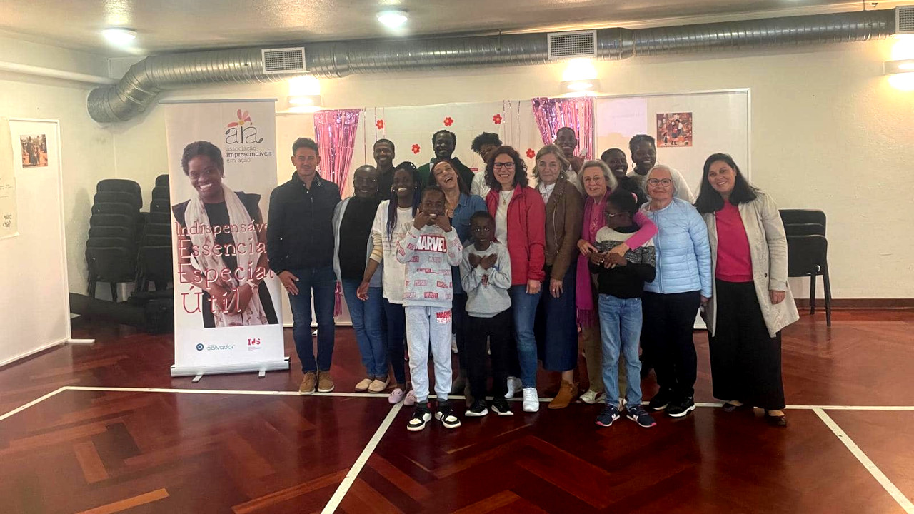 Workshop da Associação Imprescindíveis em Ação celebra o Dia da Mãe
